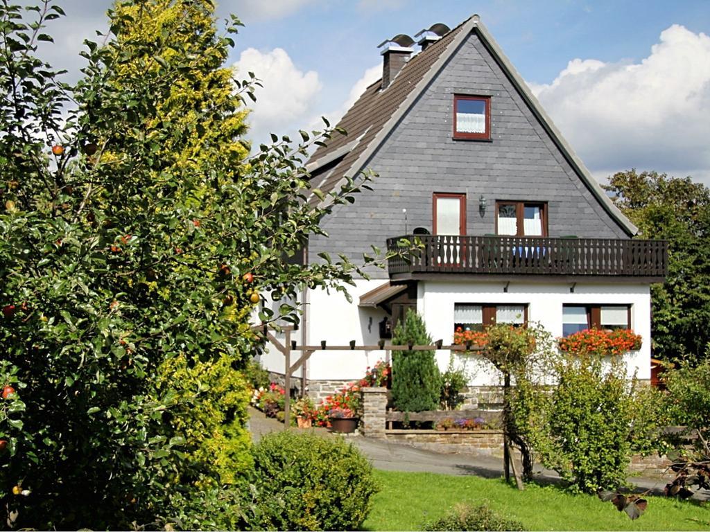 Apartment In Langewiese Sauerland With Garden Winterberg Buitenkant foto